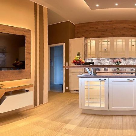 Apartment Dagmar Buresove Прага Екстериор снимка