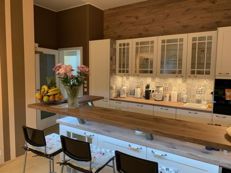 Apartment Dagmar Buresove Прага Екстериор снимка